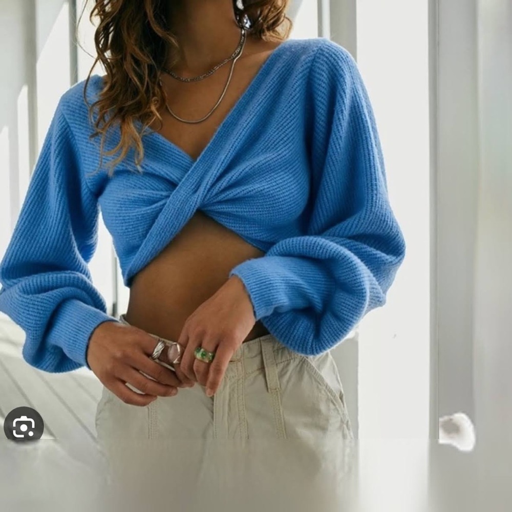 Urban Outfitters cropped twist sweater